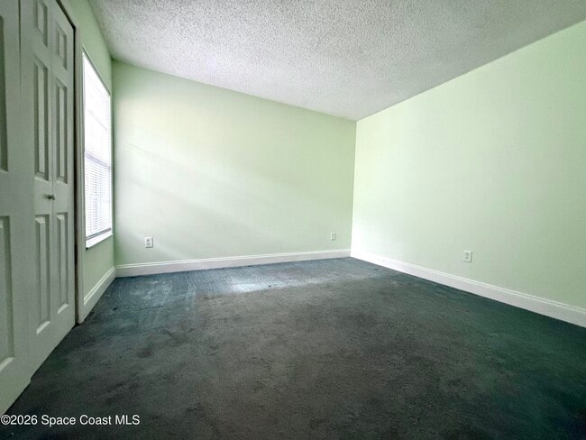 Foto del edificio - 1485 Malibu Cir NE