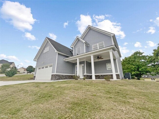 Building Photo - 6332 Daniell Springs Dr