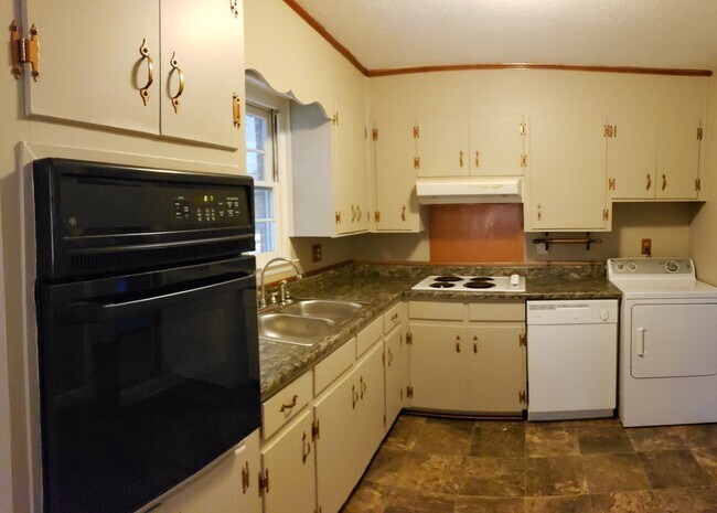 Building Photo - 408 Oak Street