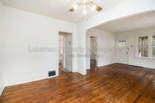 Building Photo - 539 Gayle Ave