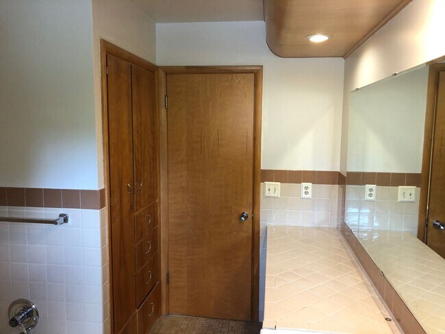 Foto del edificio - 3 Bed 2 Bath