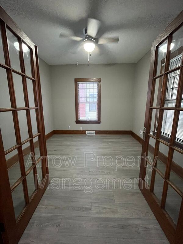 Foto del edificio - 2049 Worthington Ave