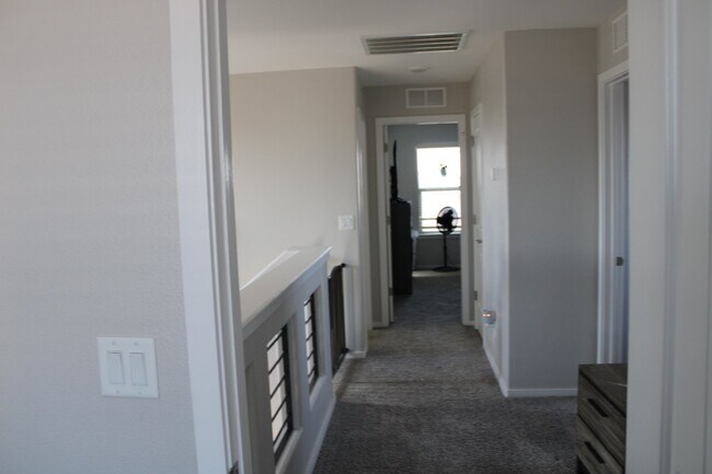 Foto del edificio - 13909 Summer View Ave