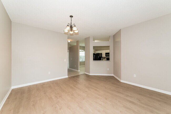 Foto del edificio - 944 Springwood Cir