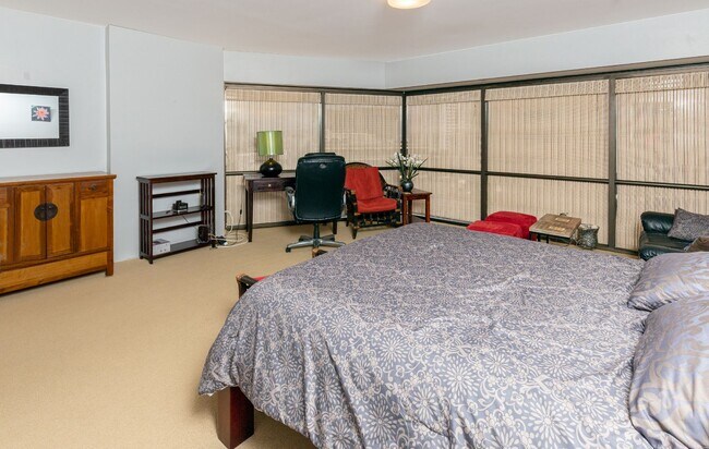 Foto del edificio - 1 BD Fully Furnished Downtown Location