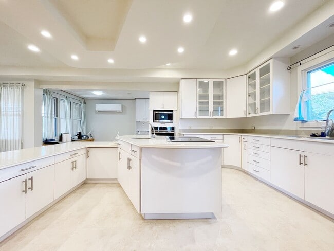 Foto del edificio - Panoramic Views from Executive Home near Tripler & Kaiser Hospitals