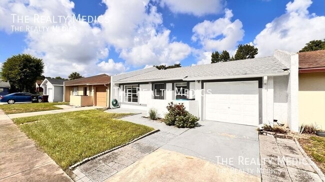 Building Photo - 1184 Calanda Ave
