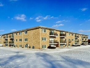 Building Photo - 520 N Mill Rd