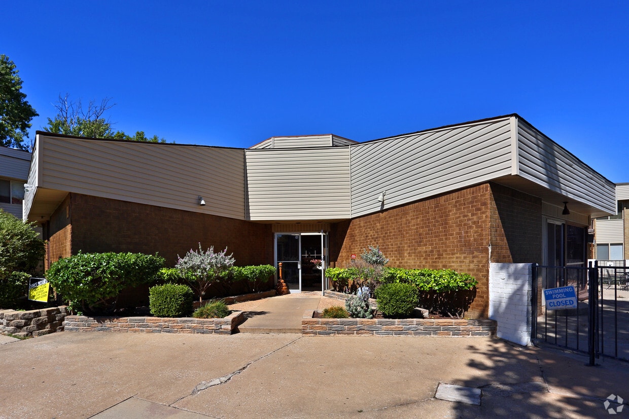 Tinker Del Village Apartments Oklahoma City, OK