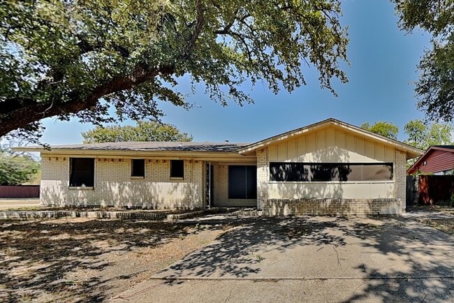 Building Photo - 13605 Janwood Ln