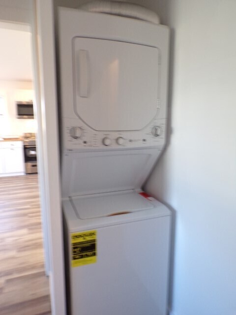 Building Photo - 6 Marlyn Dr