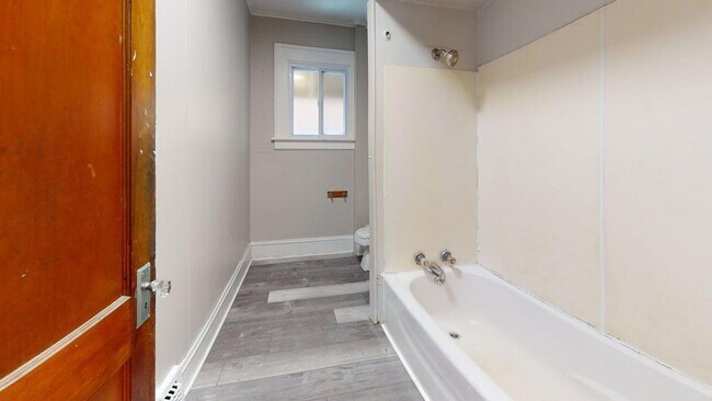 Building Photo - 764 Work Dr