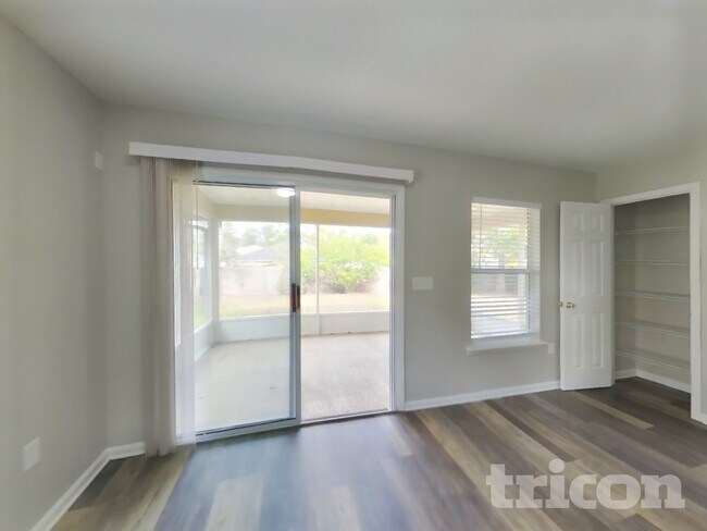 Foto del edificio - 76383 Timbercreek Blvd