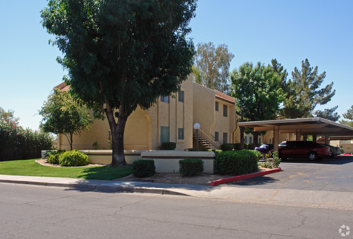 Primary Photo - The Greens Apartments