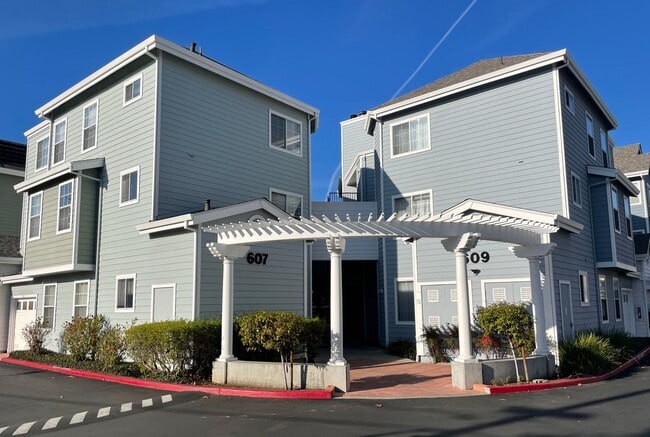 Building Photo - 609 Arcadia Terrace