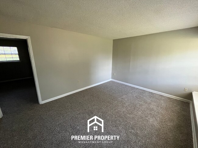 Building Photo - Charming 3BR/1BA Near Parkway Village | 1,305 Sq Ft, Open Kitchen & Large Fenced Yard