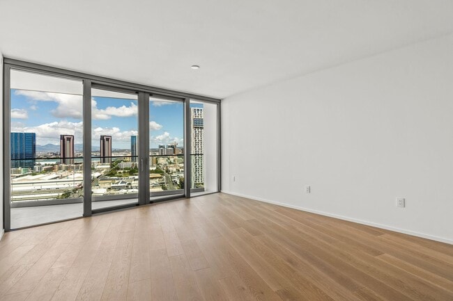 Building Photo - Modern Studio with Partial Ocean Views at ...