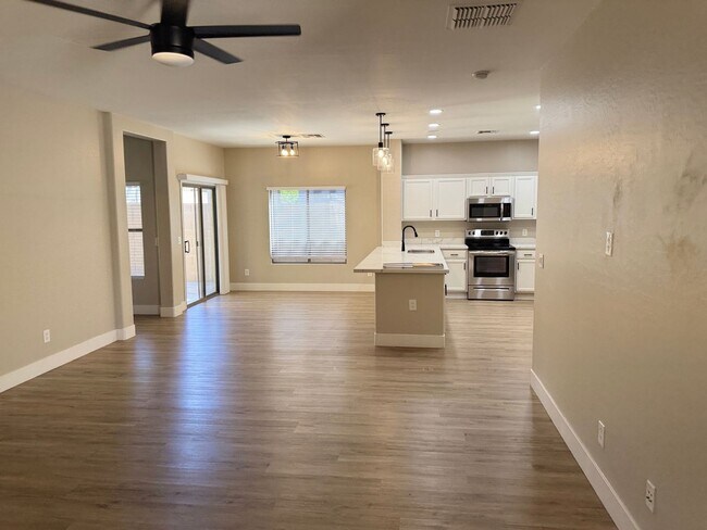 Building Photo - 2576 W Preserve Way - Fantastic Location! ...