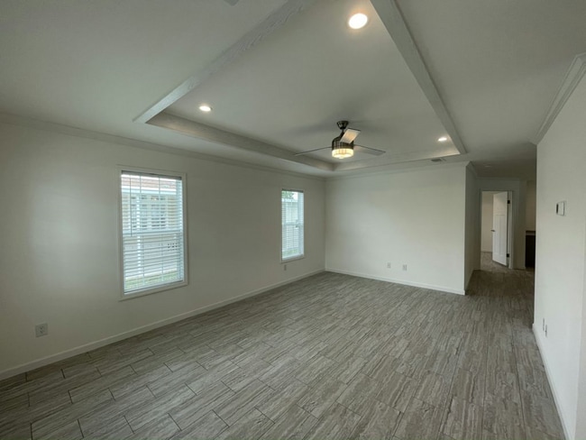 Building Photo - 34604 Ballyhoo Dr