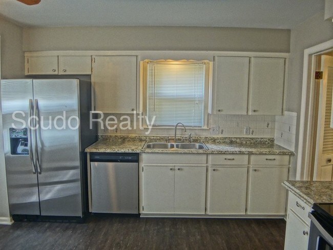 Foto del edificio - 300 S Cardinal Dr