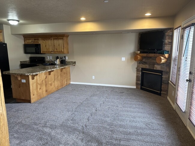 Building Photo - 5122 Moose Hollow Dr
