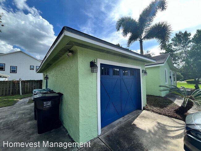 Building Photo - 2 br, 2 bath House - 240 E. Harding Street
