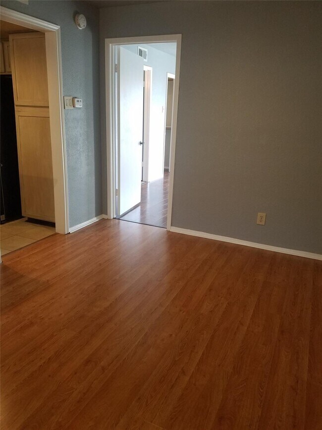 Foto del edificio - 15889 Preston Rd