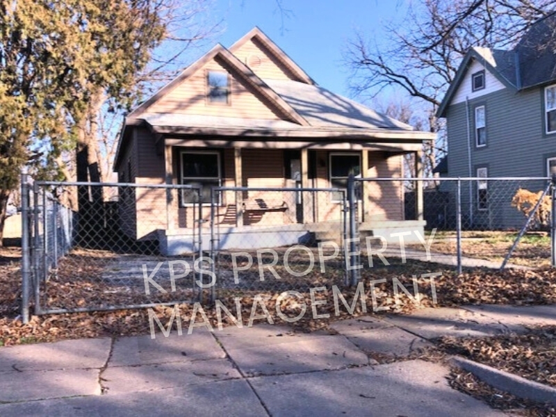 Primary Photo - 1310 S Emporia Ave