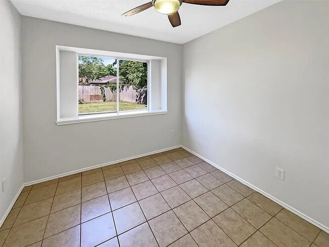 Foto del edificio - 22937 Sherioaks Ln