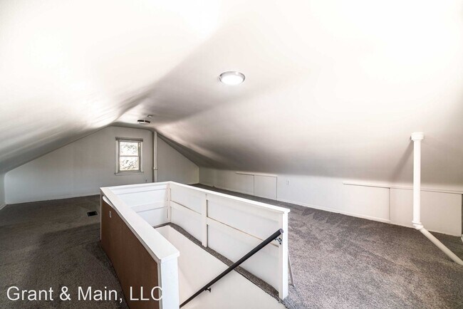 3 Br 1 Bath House 19253 Brady House For Rent In Redford Charter 