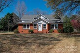 Foto principal - 2402 S Point Rd