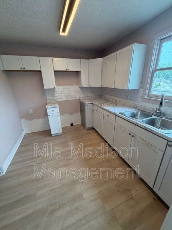 Foto del edificio - 513 W 35th St