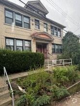 Building Photo - 2809-2811 Neeld Ave