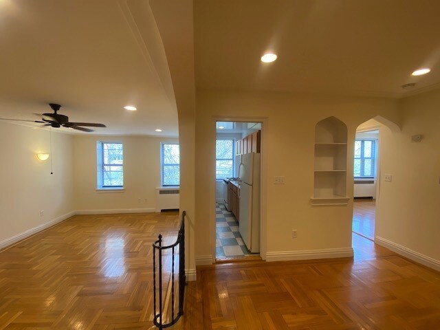 Foto principal - 4660 Manhattan College Pkwy