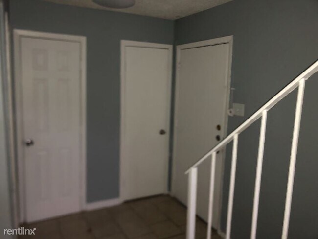 Foto del edificio - 2 br, 1.5 bath Townhome - 313 Rolston Rd