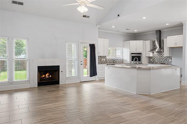 Foto del edificio - 8406 Willowbrook Dr