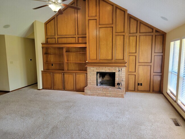 Building Photo - 4712 Persimmon Ct