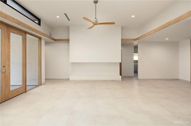 Building Photo - 24 Zenker Ave