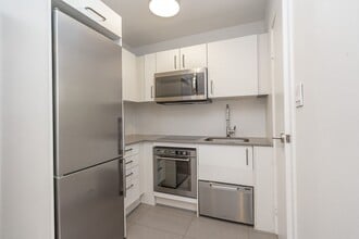 Building Photo - 54 Maitland St
