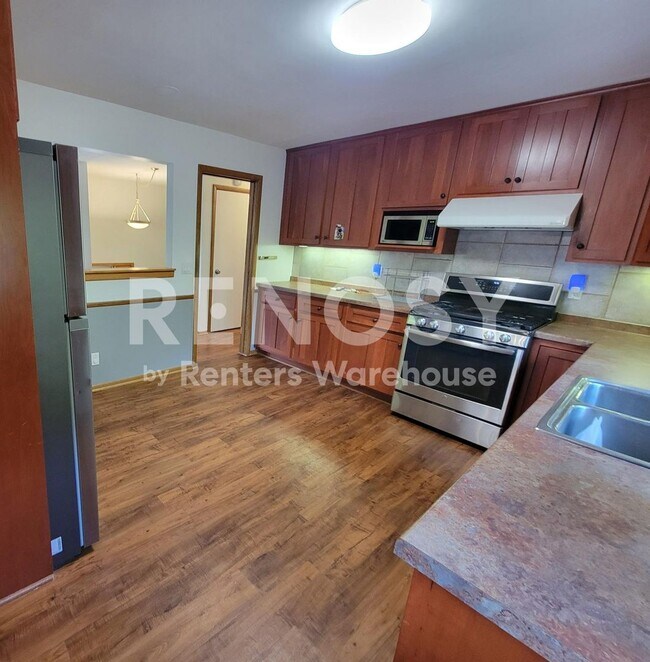 Foto del edificio - 5408 Creekview Ln-