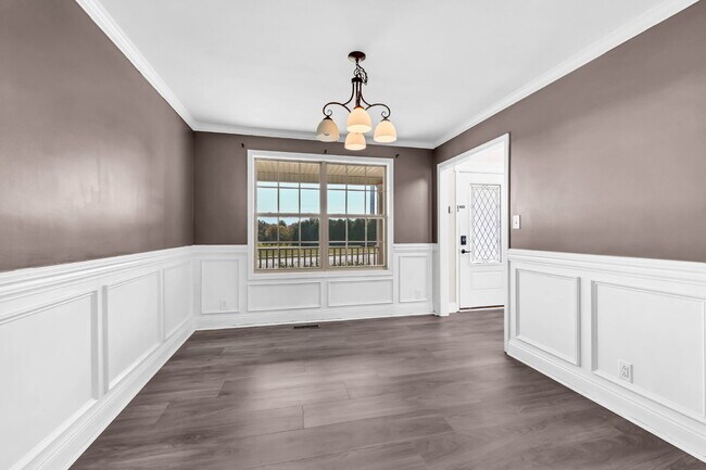 Foto del edificio - Close to Post and Move in Ready!