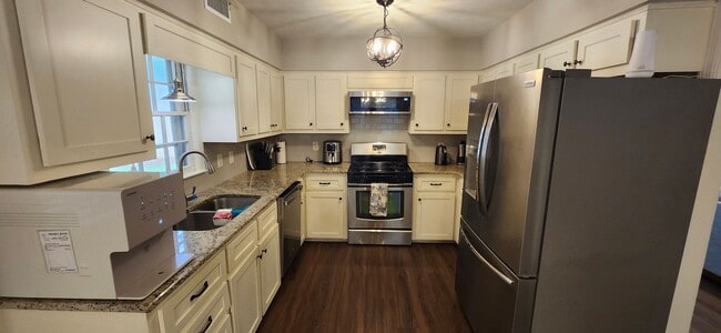 Building Photo - Amazing 3 bedroom home in Mohina Woods