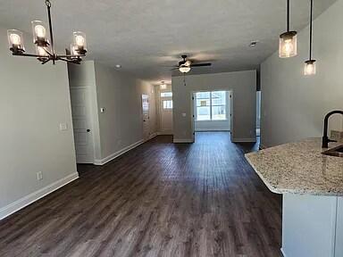 Foto del edificio - 4137 Fringetree Loop