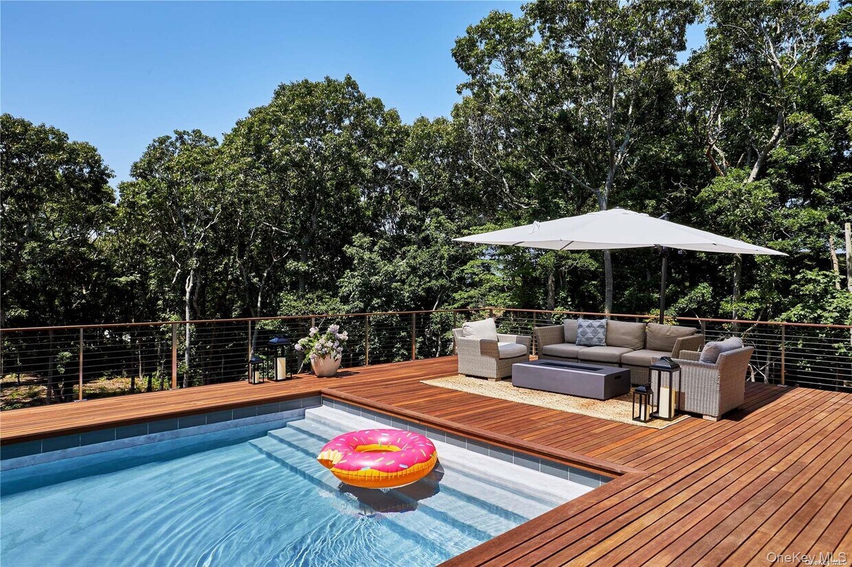 Foto principal - 11925 Soundview Ave