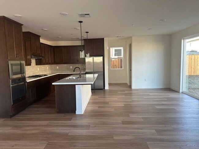 Foto del edificio - 5481 Dunnigan Hls Ln