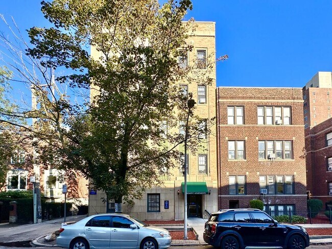 Building Photo - 3824 N Fremont St