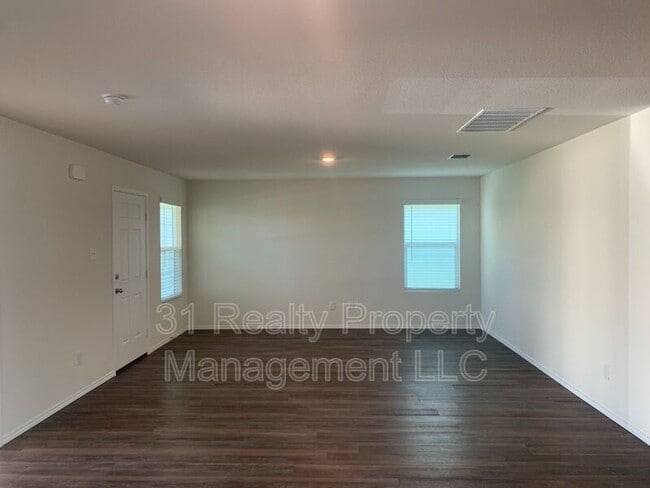 Foto del edificio - 4323 Johnstown Ln.