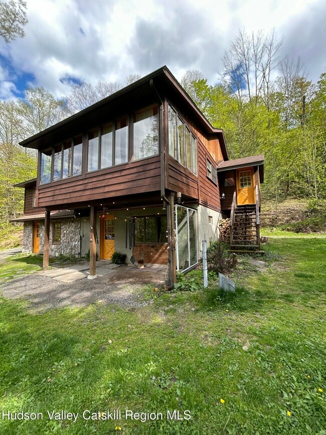 Building Photo - 671 Watson Hollow Rd