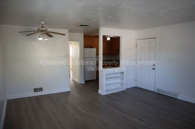 Foto del edificio - 370 E Sherman Ave