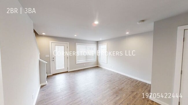 Building Photo - 204 Omnia-D